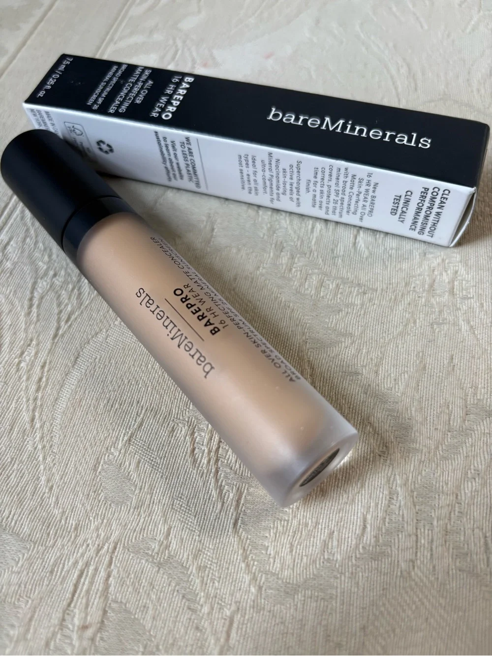 Bareminerals Bare Pro 16 Hr Wear Concealer Light Neutral 200 BNIB